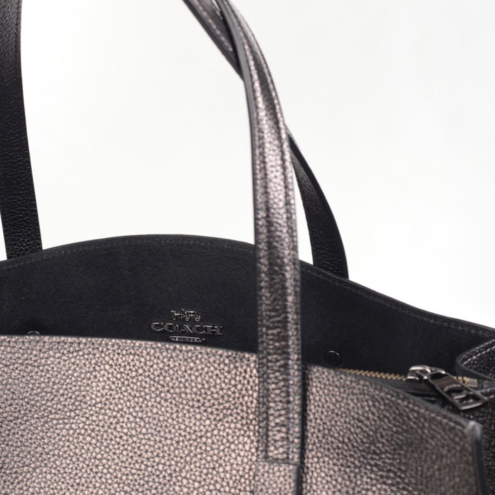 Authentic Coach Shoulder Bag - Picture 5 of 10